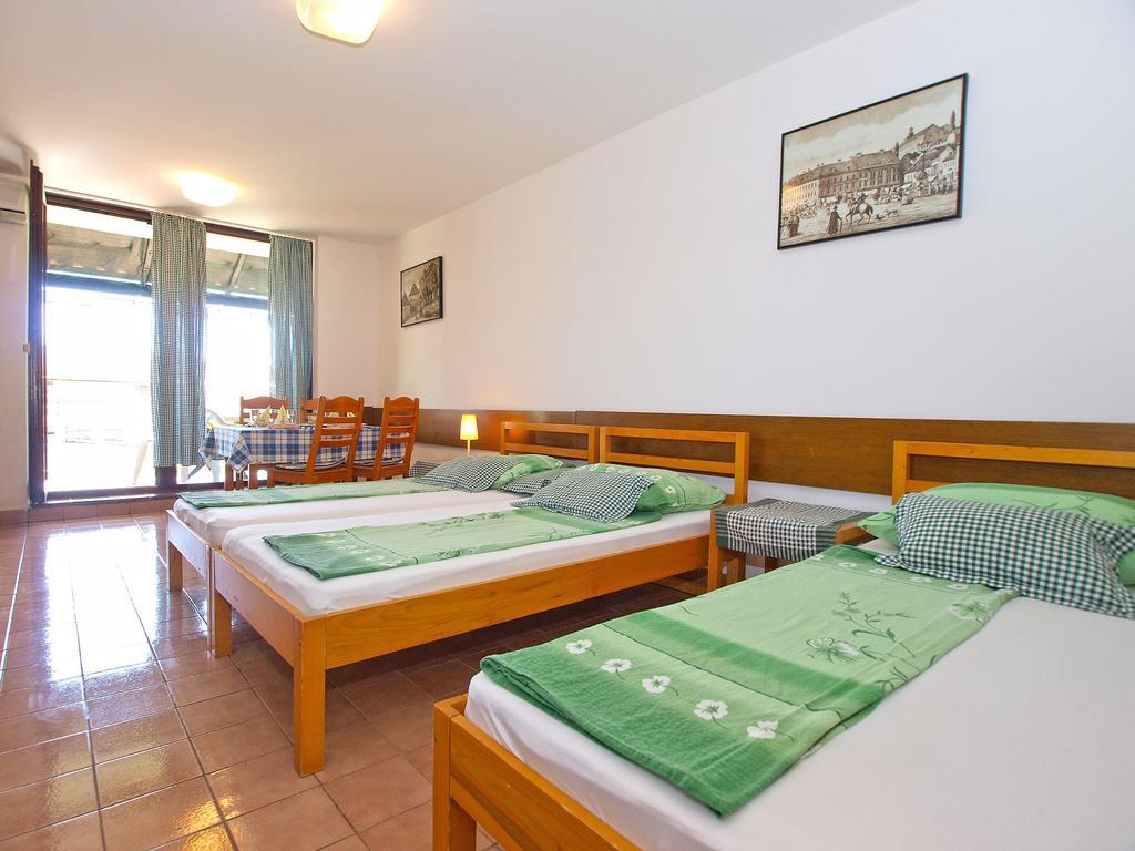 Apartment Stipe 1444 Marčana Buitenkant foto